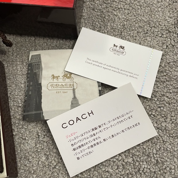 Coach bangle bracelet with white enamel - Picture 5 of 5